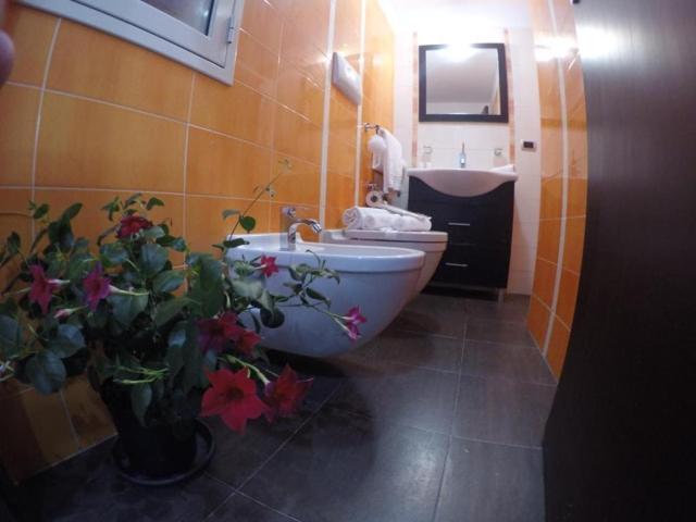 Two Face Apartment Сиракуза Екстериор снимка