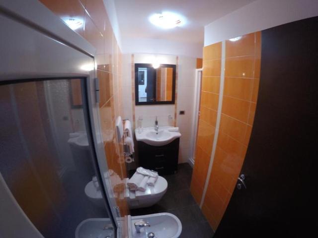 Two Face Apartment Сиракуза Екстериор снимка